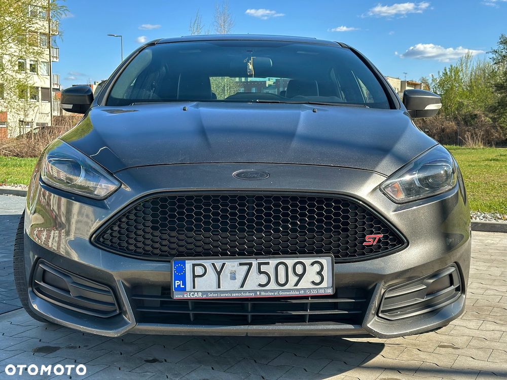 Ford Focus 2.0 EcoBoost ST mit Leder-Sport-Paket - 3