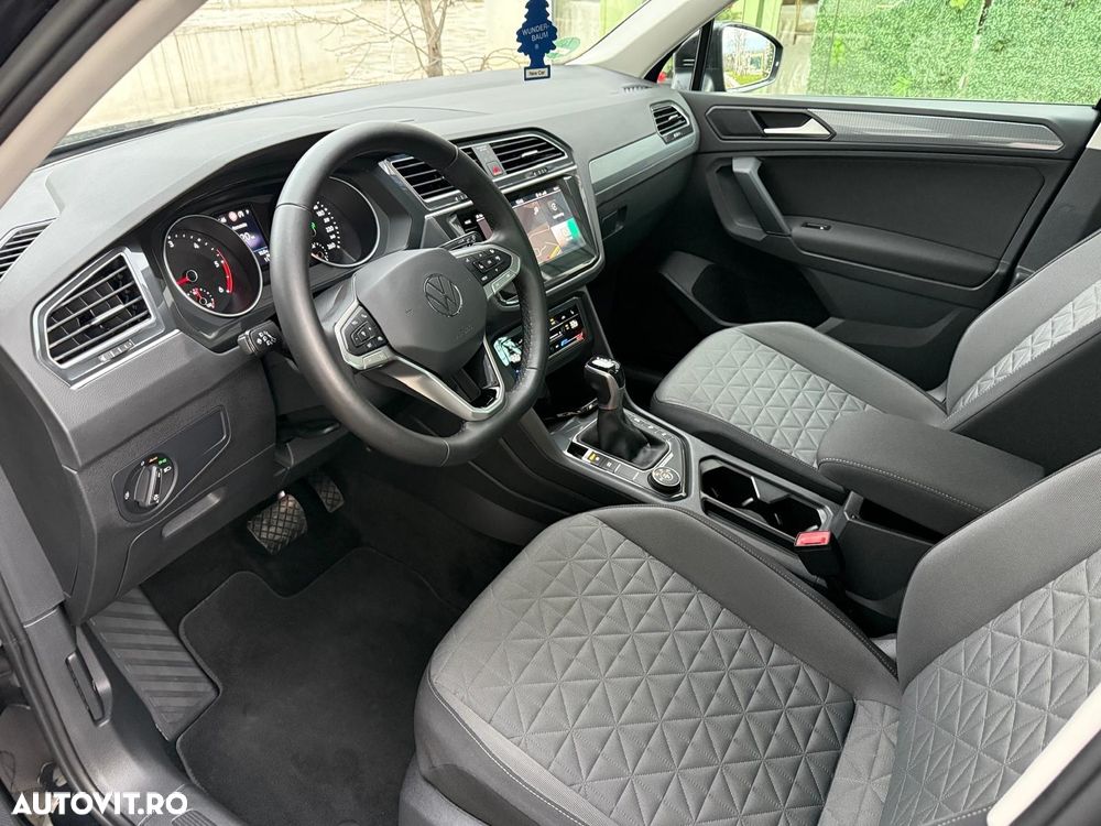 Volkswagen Tiguan - 10