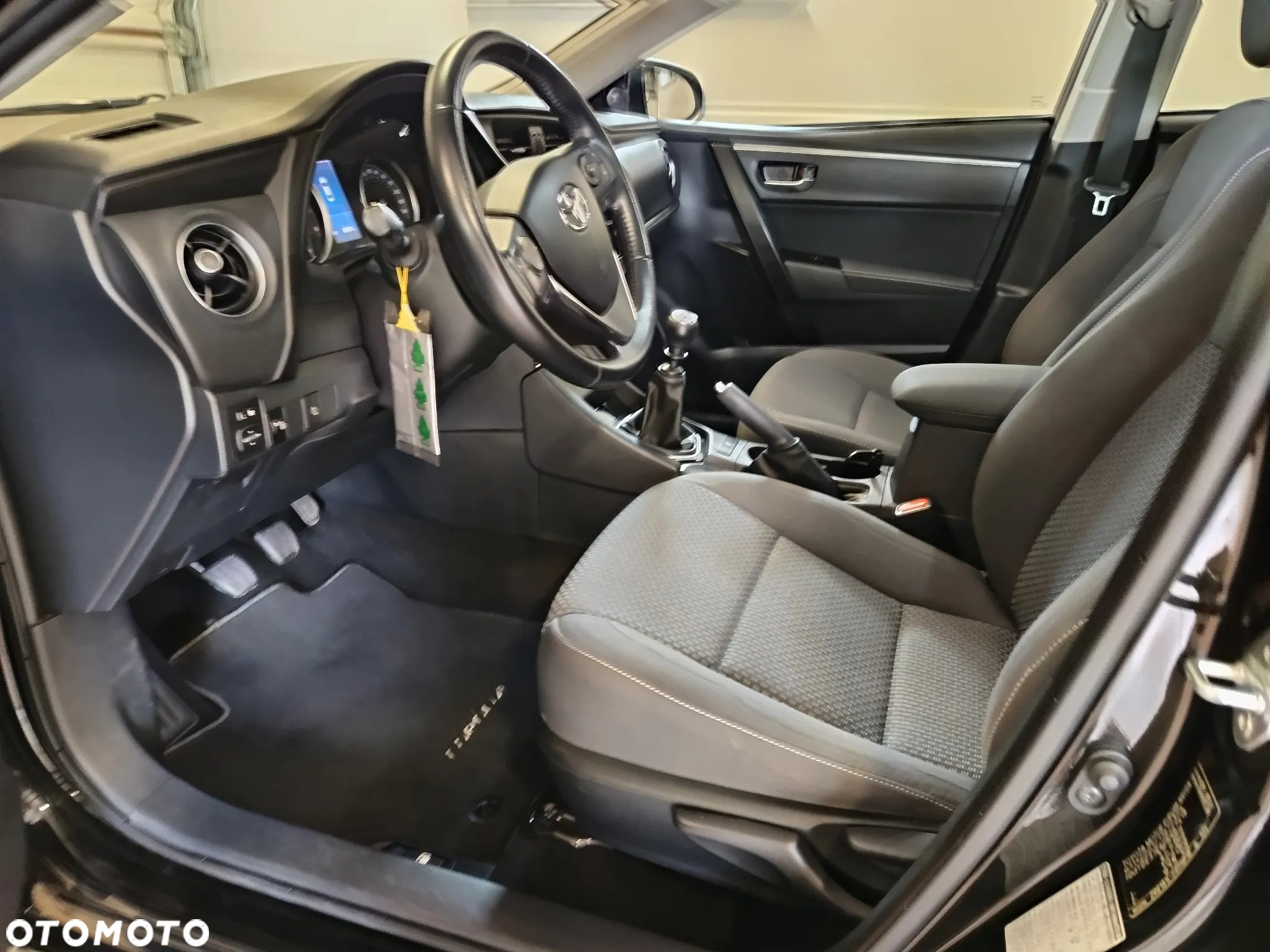 Toyota Corolla 1.6 Comfort - 11