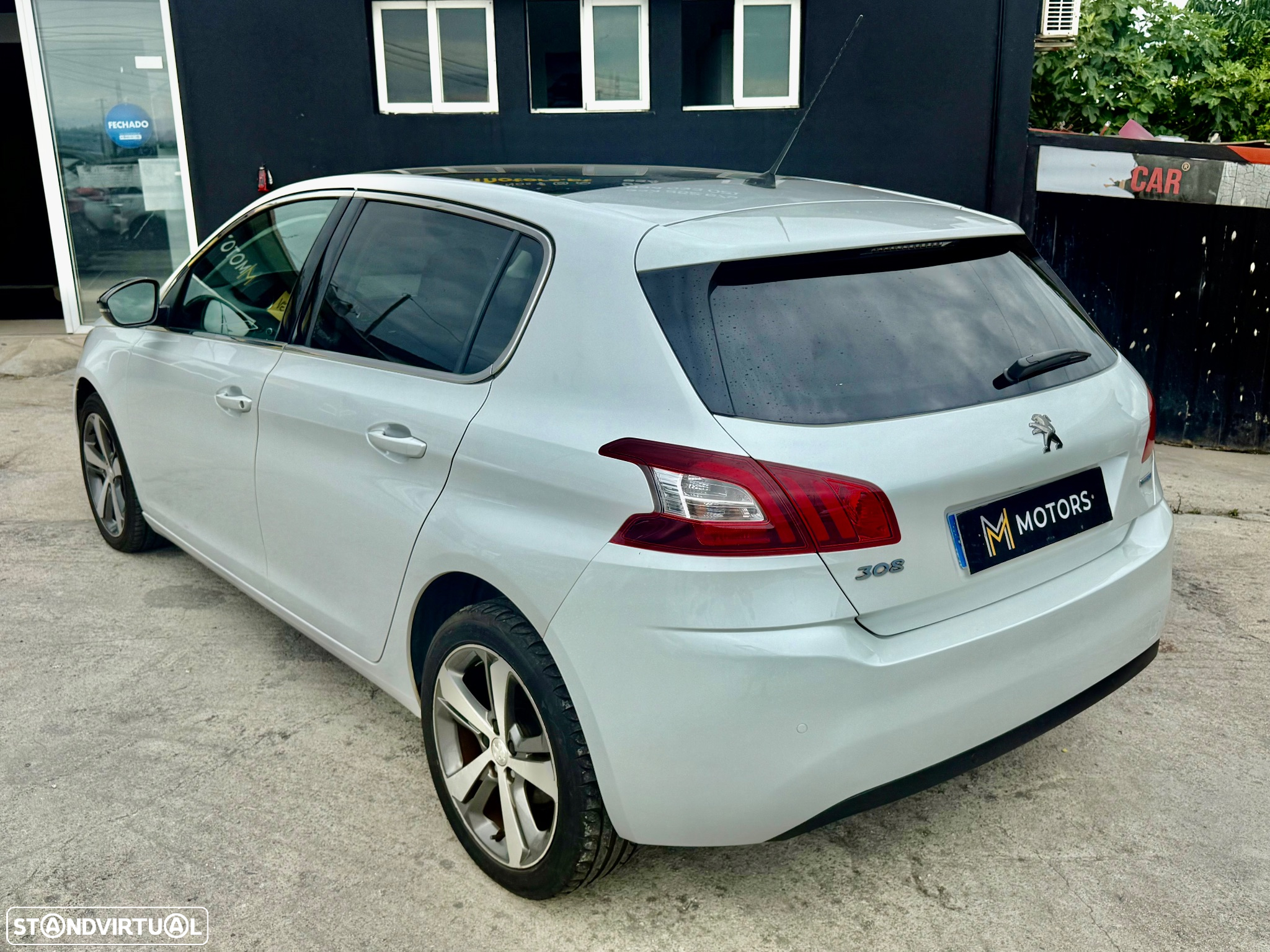 Peugeot 308 1.6 BlueHDi Allure J17 - 28