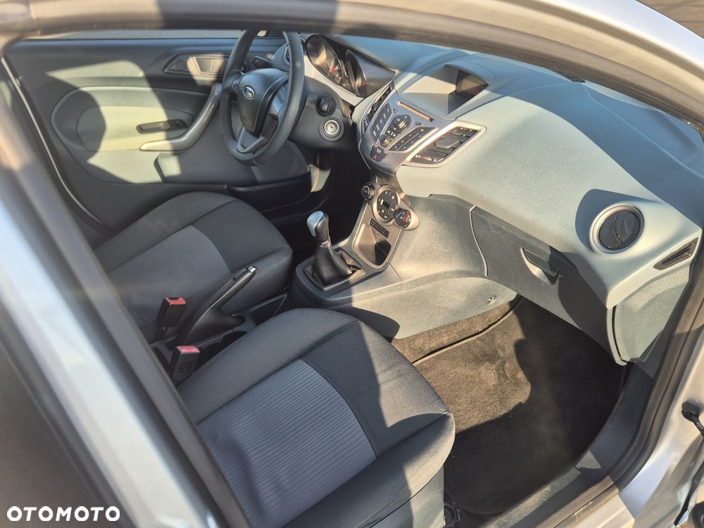 Ford Fiesta - 9