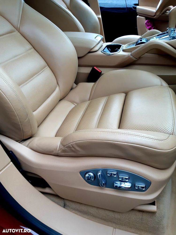 Porsche Cayenne - 10