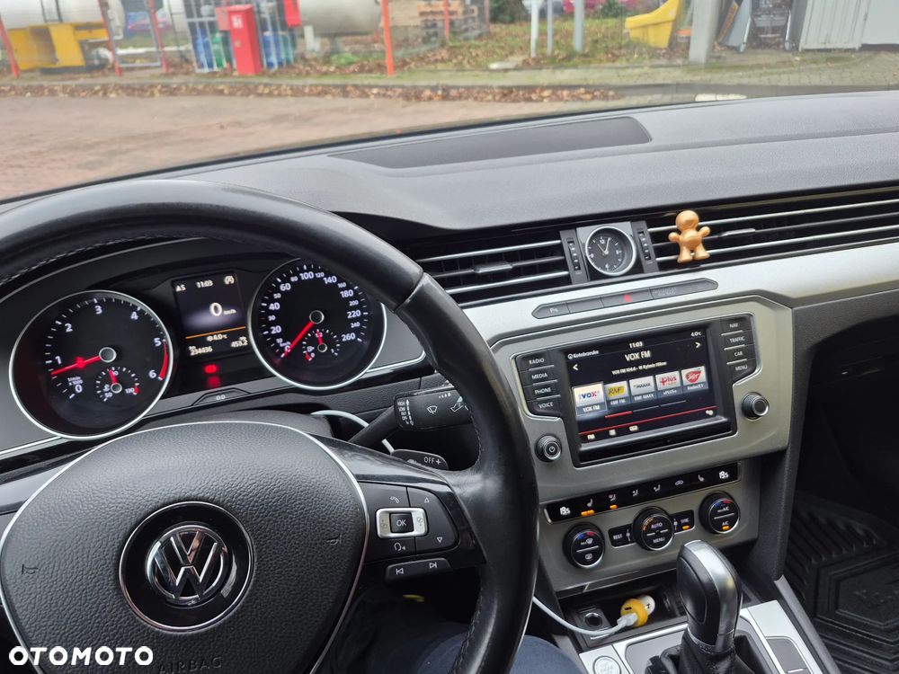 Volkswagen Passat - 19