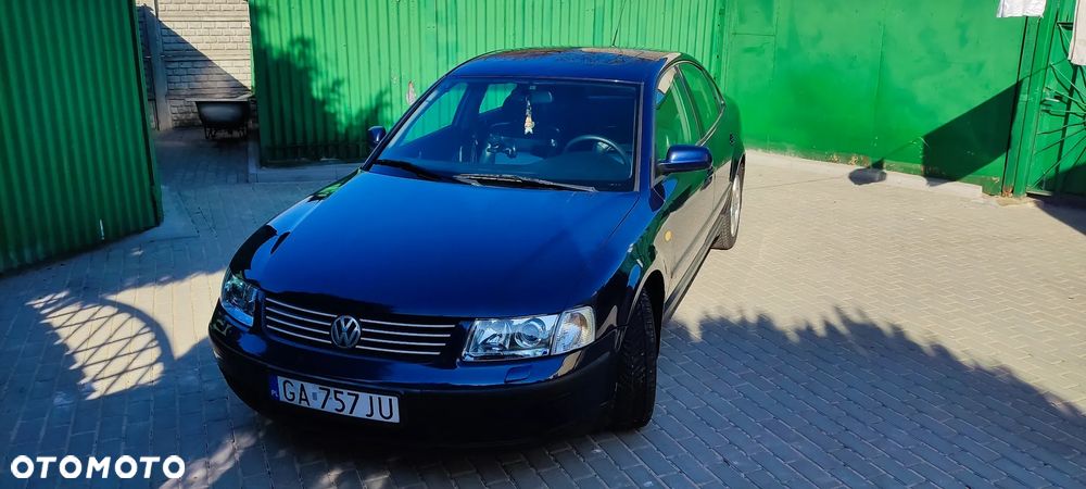 Volkswagen Passat - 2