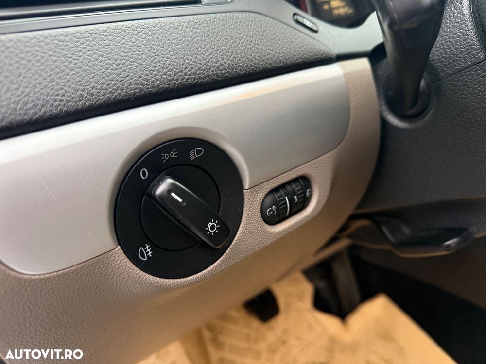 Volkswagen Jetta 1.6 TDI Comfortline - 9