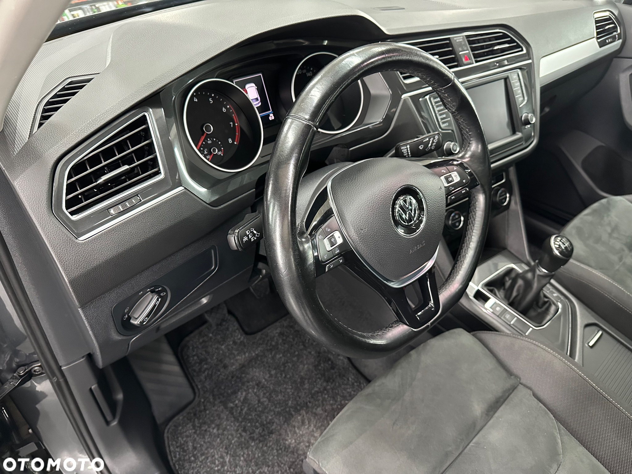 Volkswagen Tiguan - 14