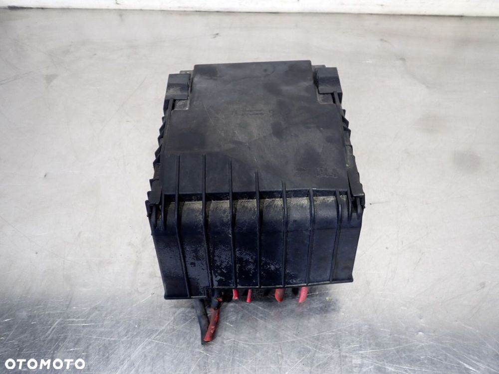 SKRZYNKA BEZPIECZNIKÓW SEAT LEON II  1K0937125A - 1