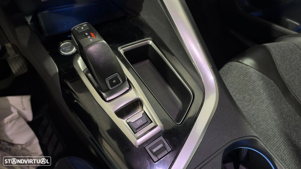 Peugeot 3008 PureTech 130 Stop & Start GPF EAT8 Allure - 33