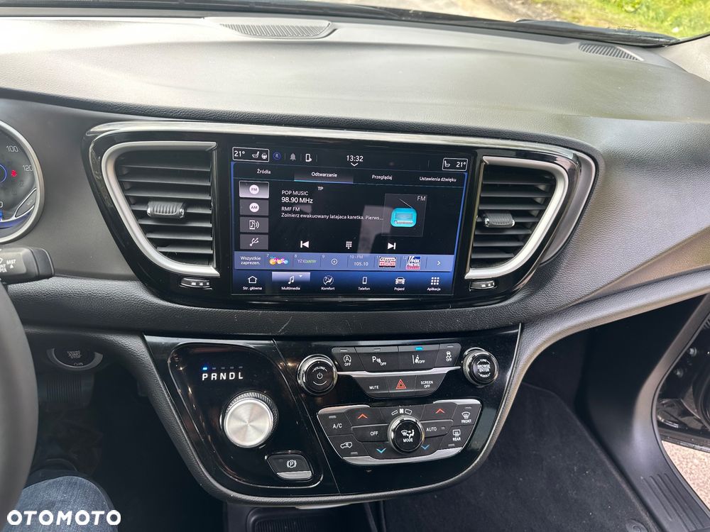 Chrysler Pacifica - 17
