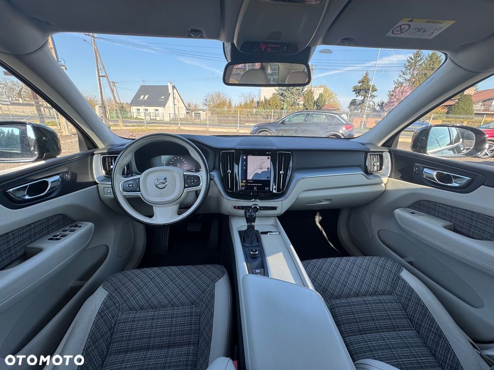 Volvo XC 60 D4 AWD Geartronic Momentum - 17