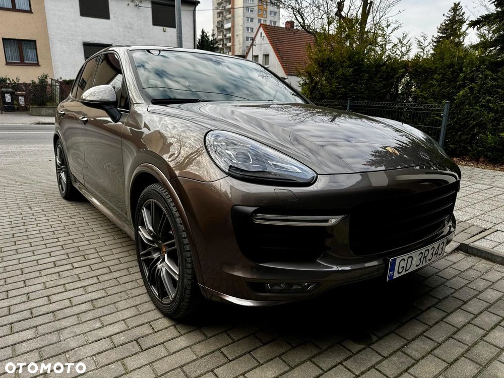 Porsche Cayenne GTS - 2
