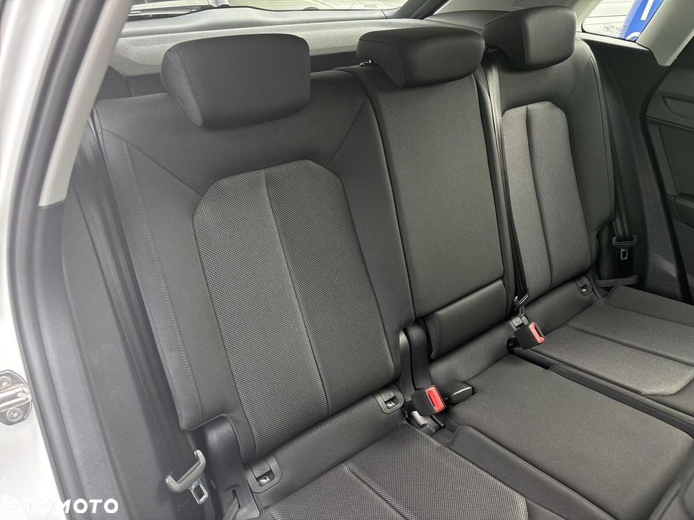 Audi Q3 - 30