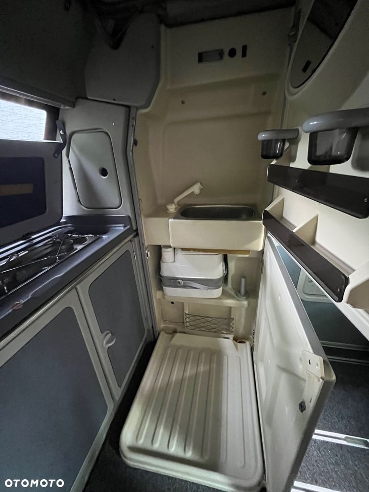 Volkswagen Transporter - 12