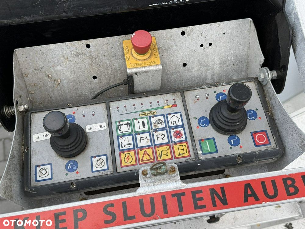 Mercedes-Benz Sprinter - 14