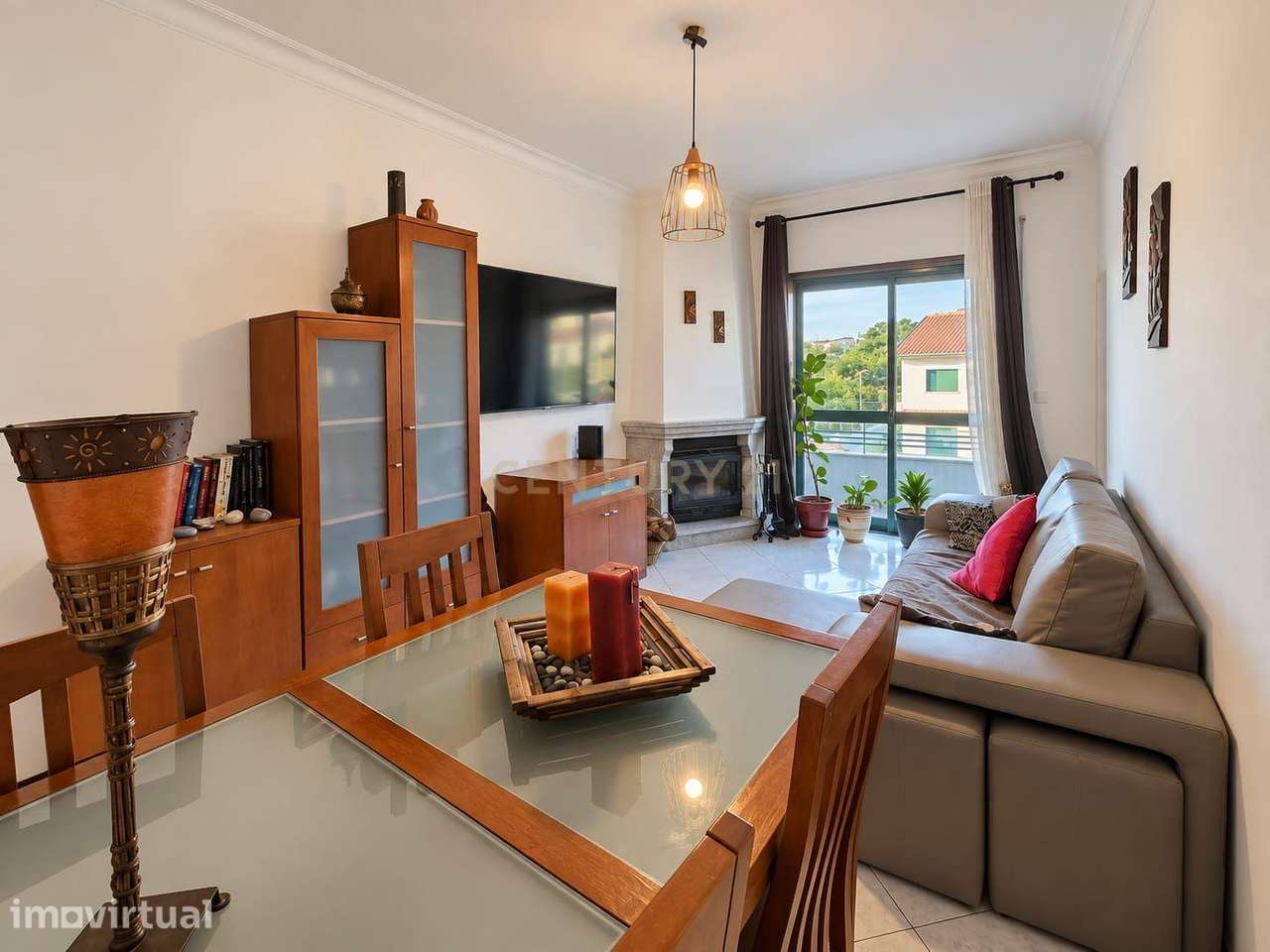 Apartamento T1+1 com Varanda e Lugar de Garagem | Fânzeres - Grande imagem: 2/36