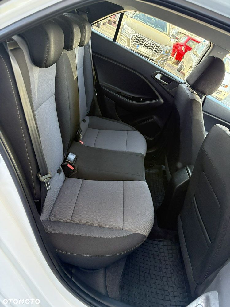 Hyundai i20 - 15