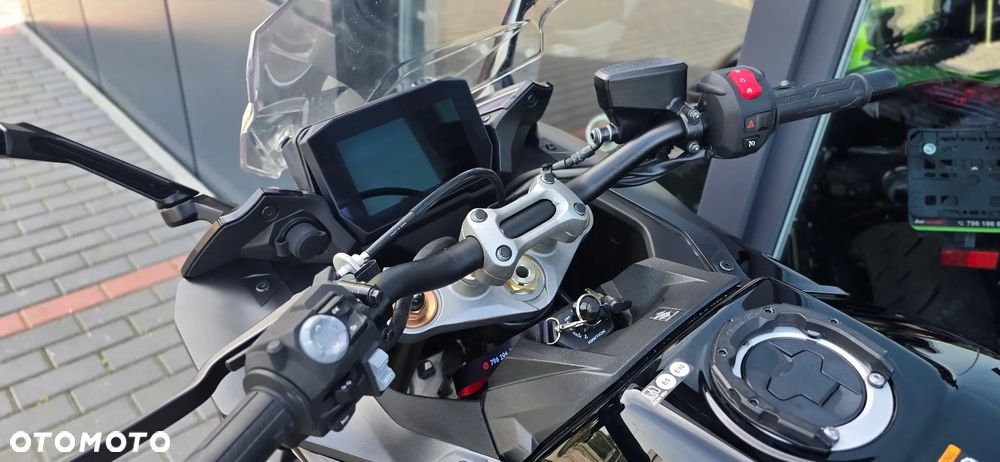 Suzuki GSX - 37