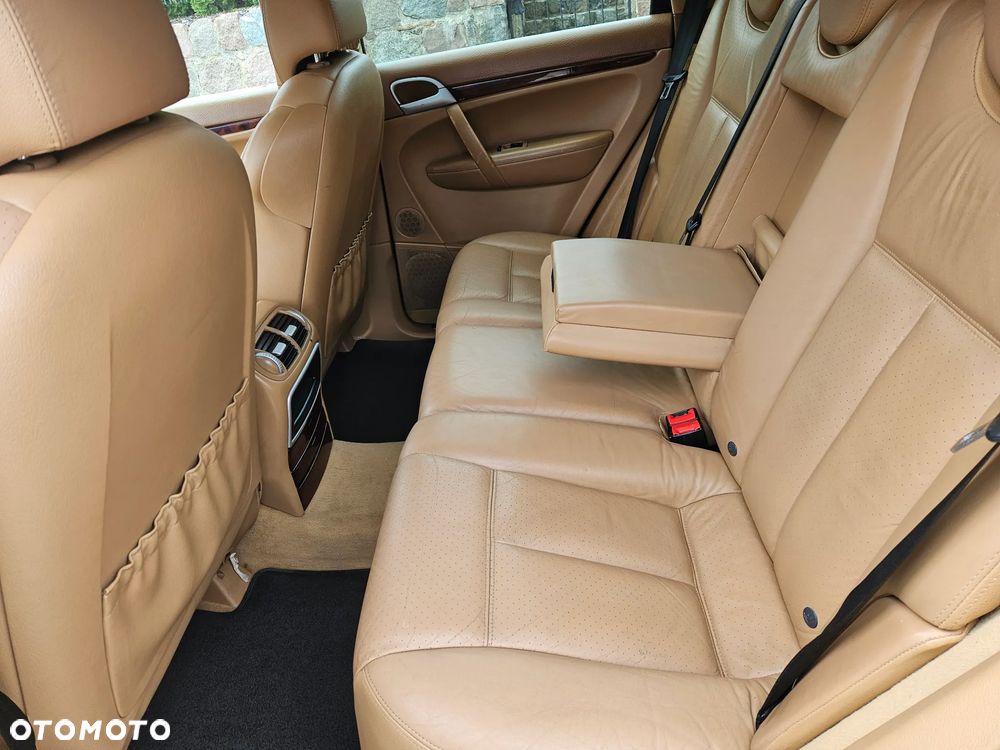 Porsche Cayenne - 11