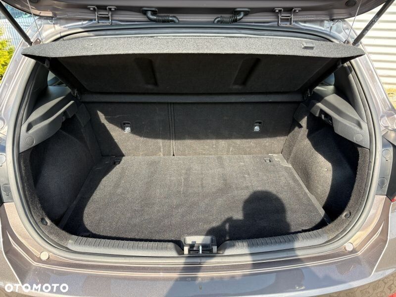 Hyundai i30 1.5 DPI Classic + - 17