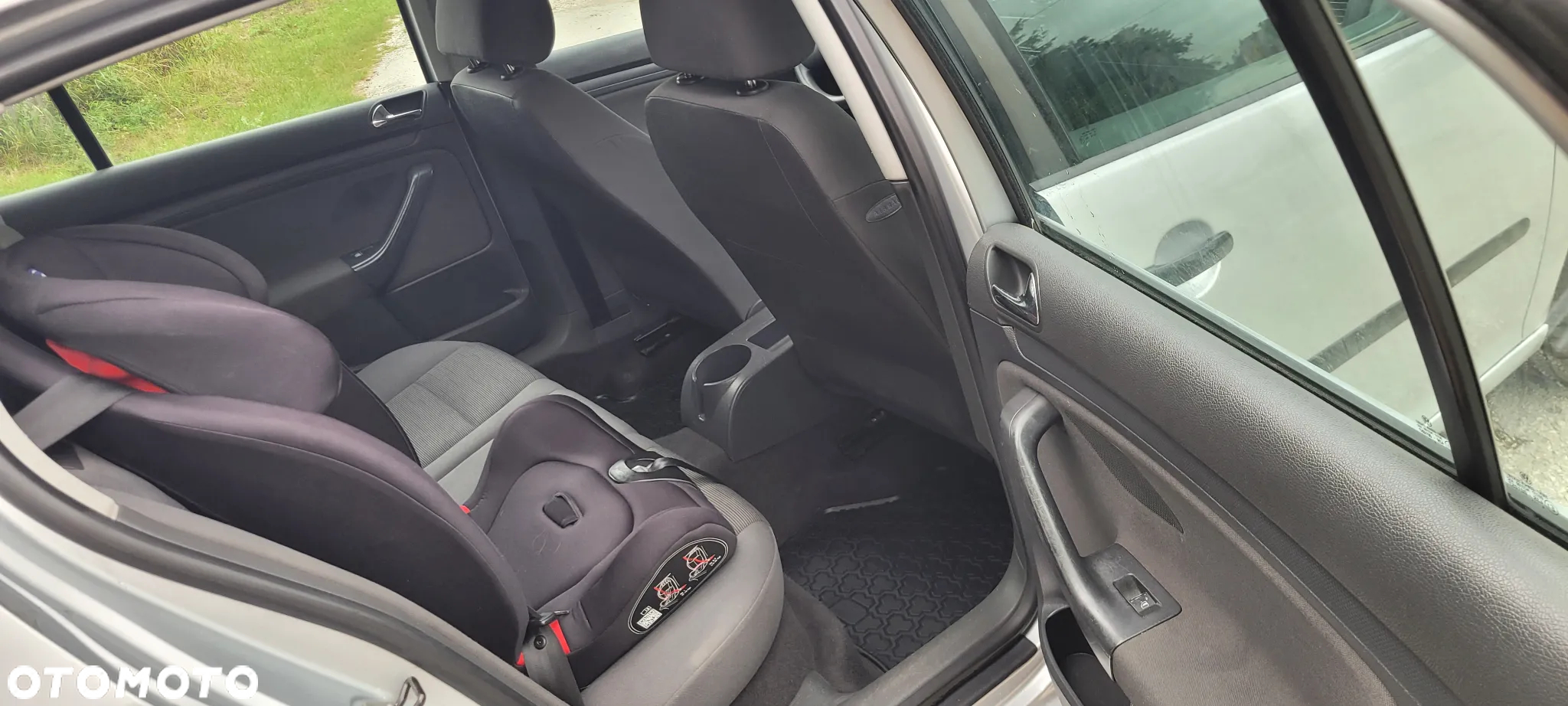 Volkswagen Golf - 25