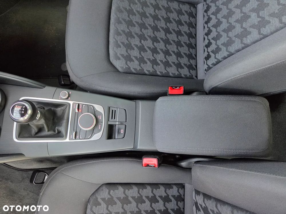 Audi A3 Sportback 2.0 TDI (clean diesel) Attraction - 23