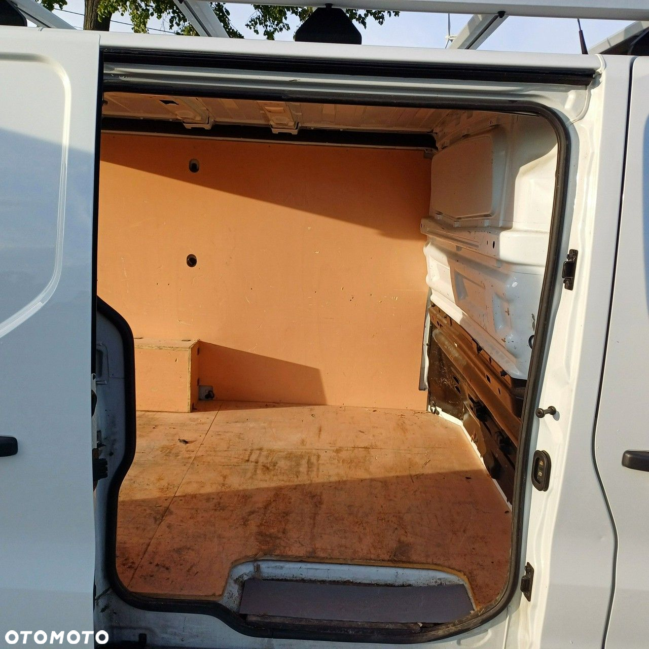 Nissan NV300 - 10