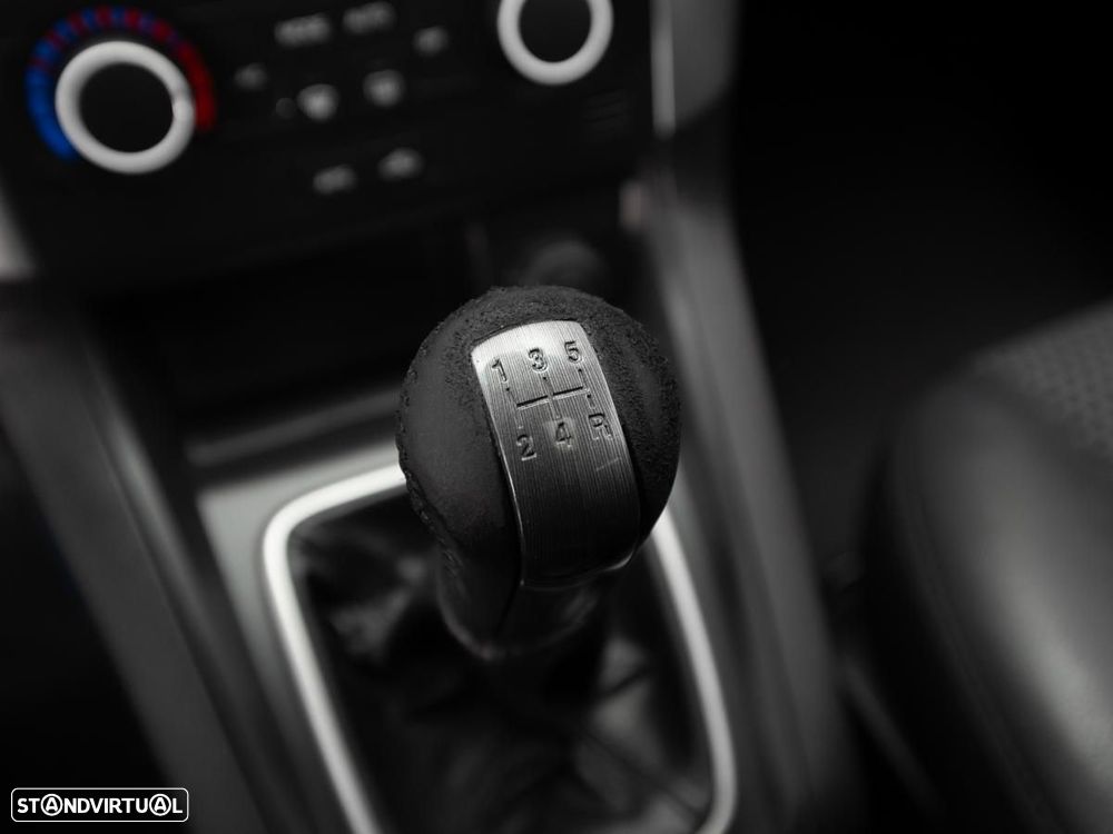 Chevrolet Captiva - 22