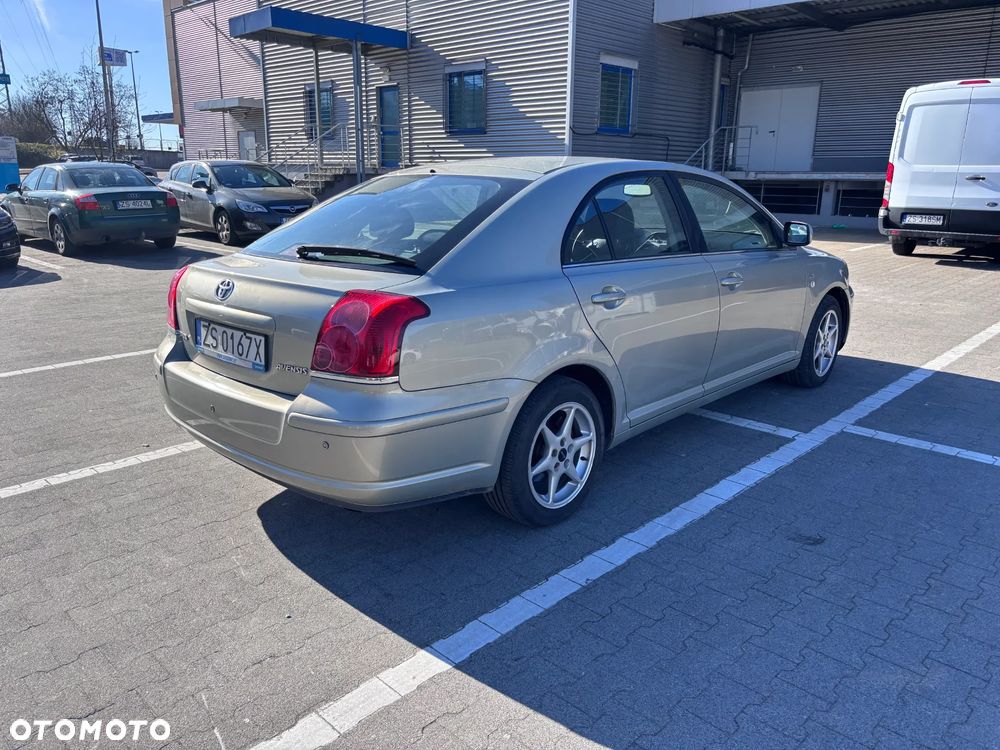 Toyota Avensis 2.0 D-4D High - 5