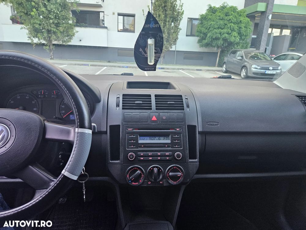 Volkswagen Polo 1.2 Attractive - 5