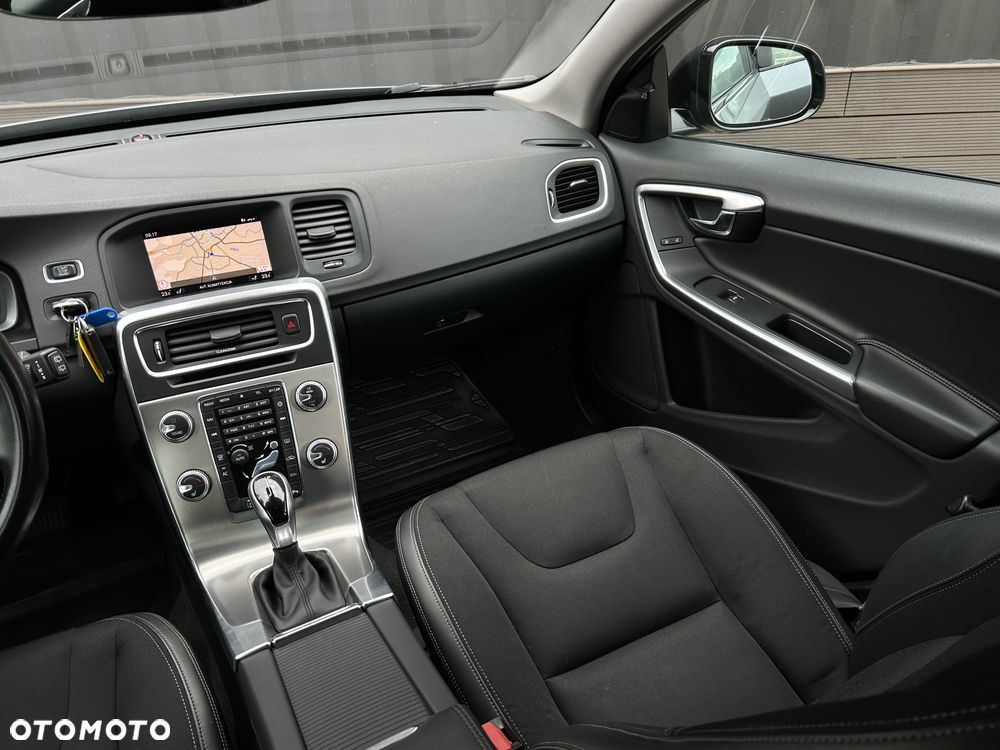 Volvo V40 Cross Country D3 Geartronic Momentum - 11