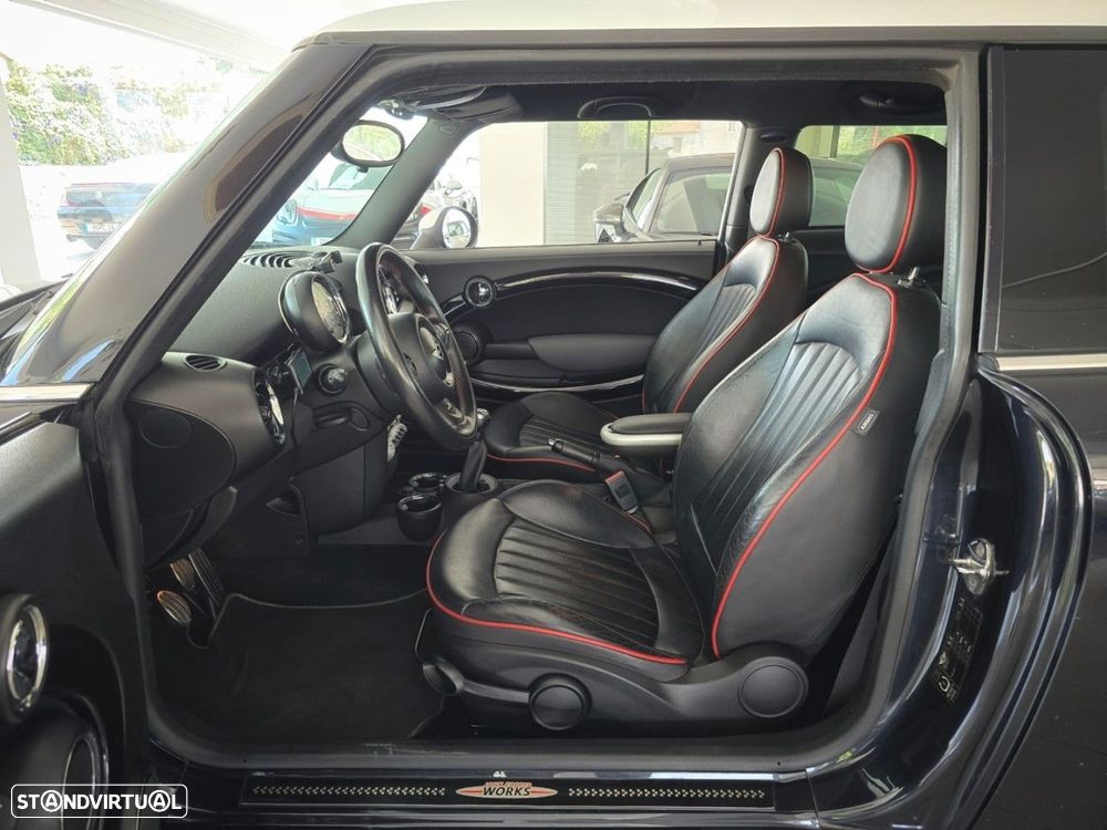 MINI 3 Portas John Cooper Works - 24