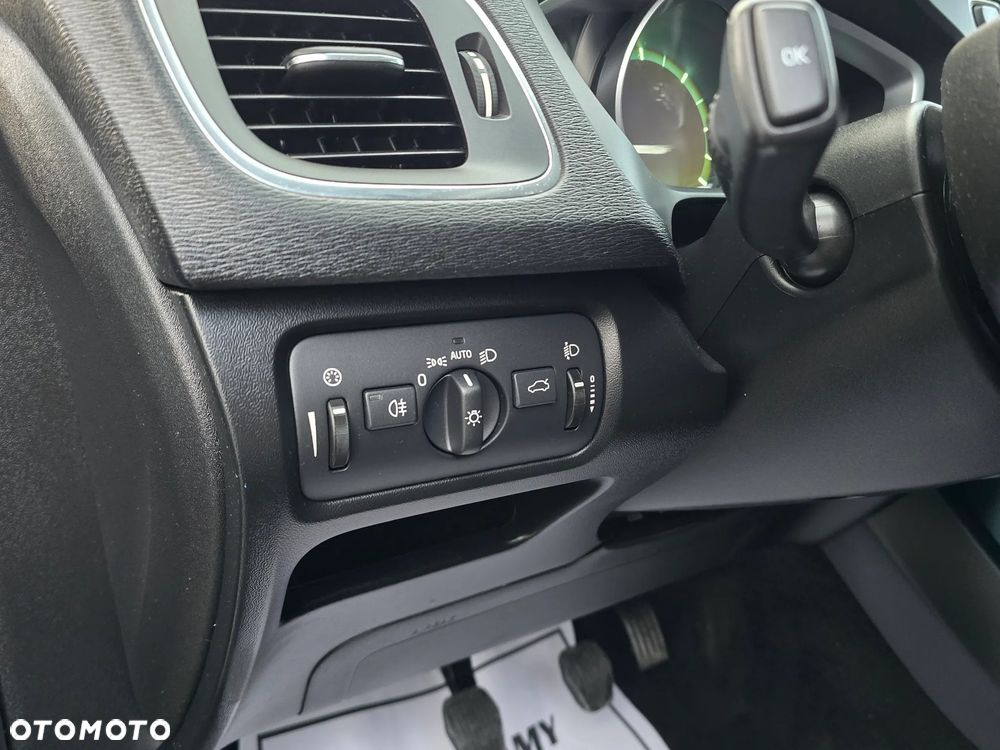 Volvo V40 D2 - 25
