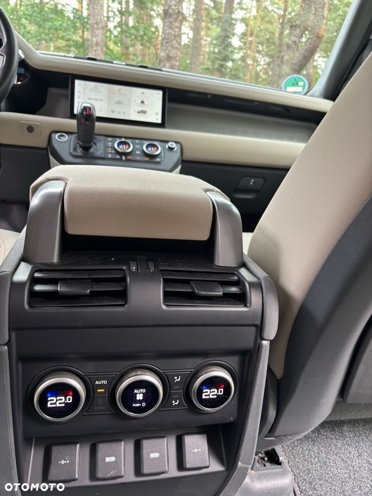 Land Rover Defender 2.0 D240 S - 12