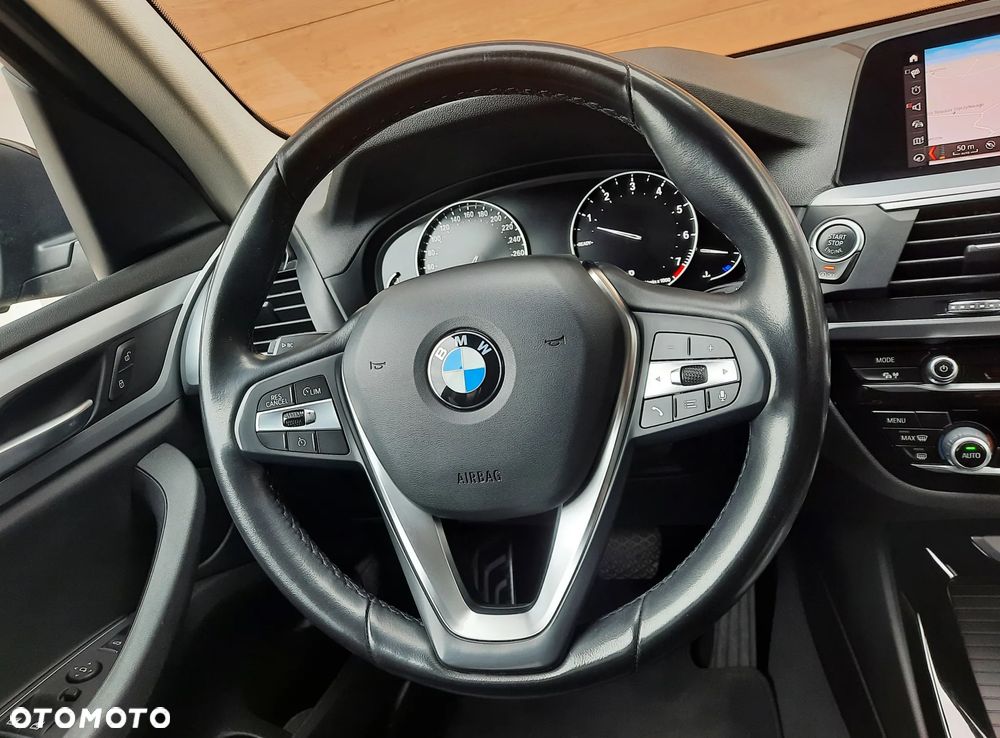 BMW X3 xDrive20i - 26