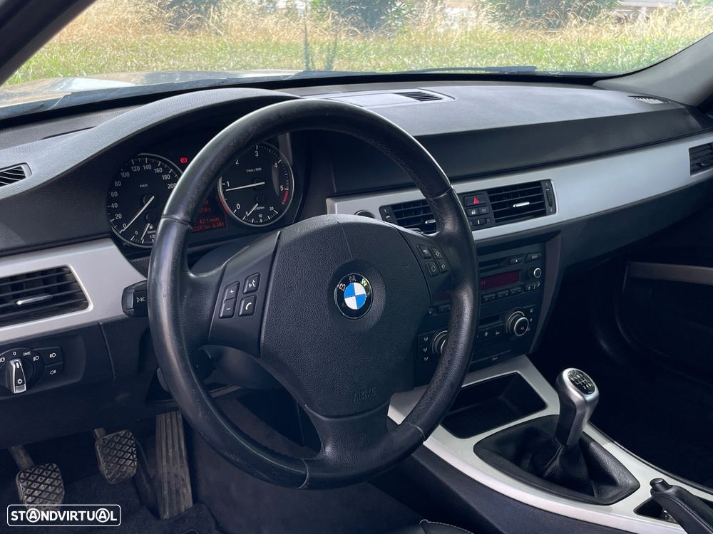 BMW 320 d - 8