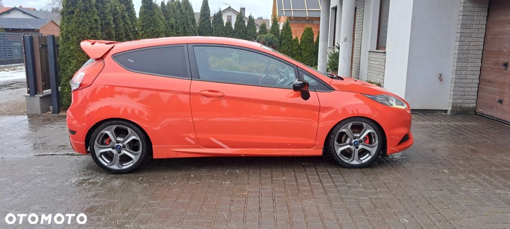 Ford Fiesta 1.6 EcoBoost ST - 8
