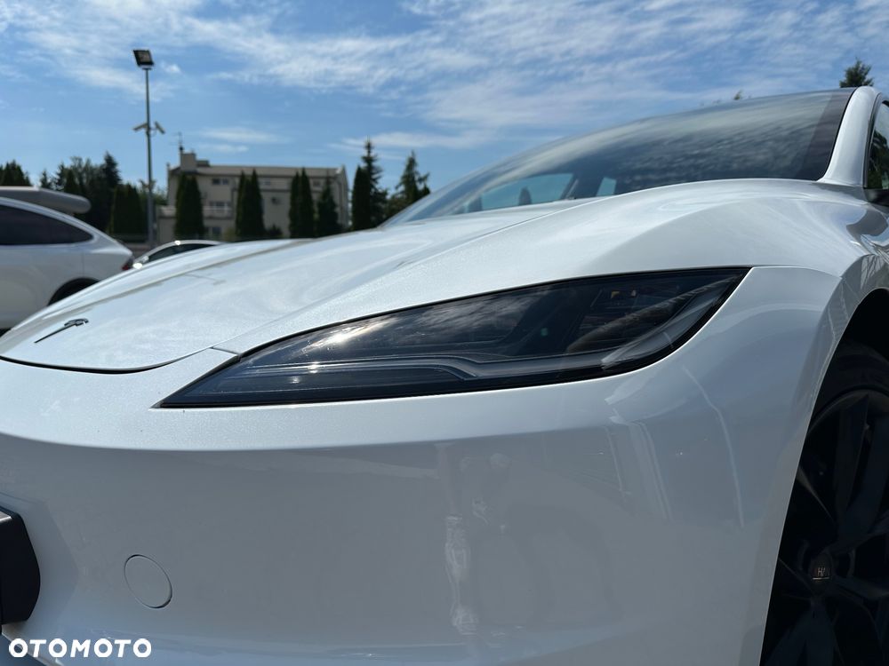 Tesla Model 3 - 12