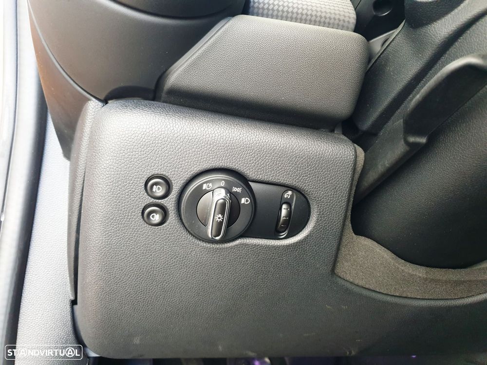 MINI 3 Portas Cooper D - 17