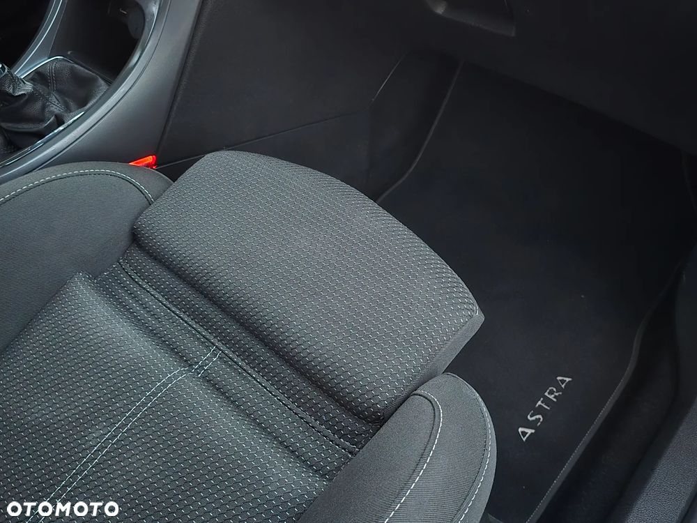 Opel Astra 1.4 Cosmo - 25