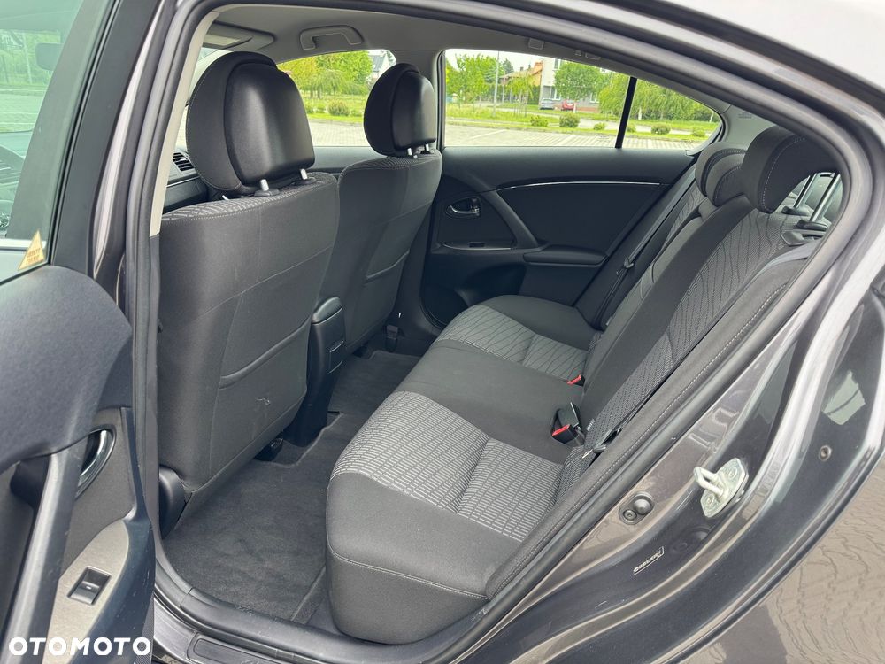 Toyota Avensis 2.0 D-4D - 9