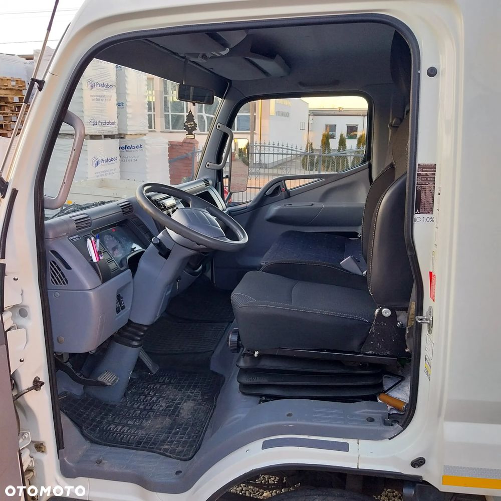 Mitsubishi Canter - 12