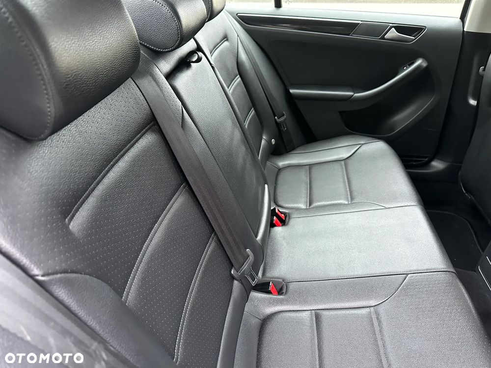 Volkswagen Jetta - 18