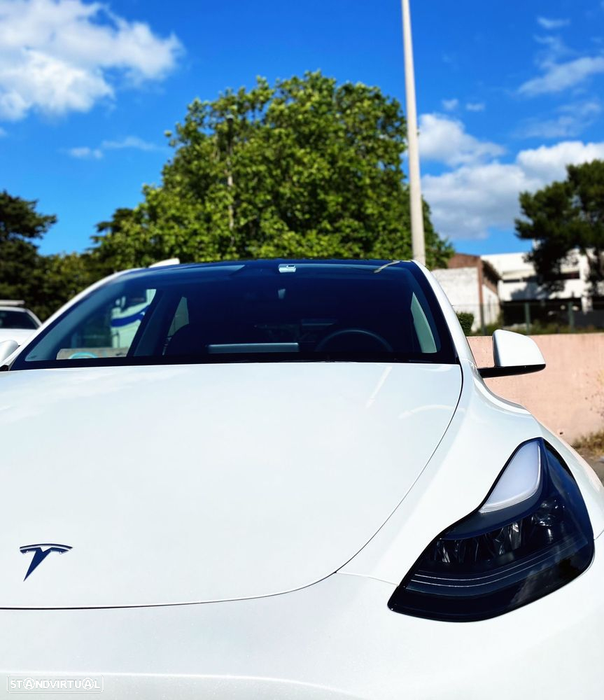 Tesla Model Y - 2