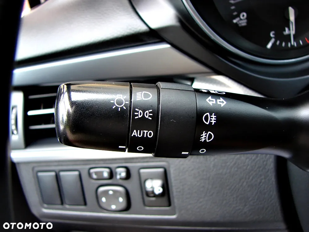 Toyota Avensis Touring Sports 1.8 Comfort - 35