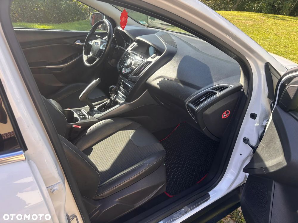 Ford Focus 1.6 EcoBoost Titanium - 11