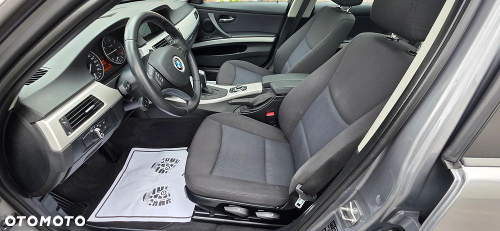 BMW Seria 3 318i Edition Exclusive - 17