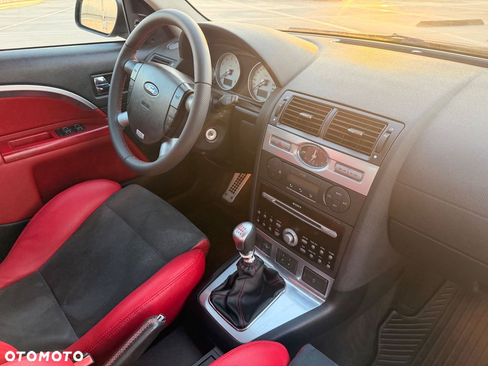 Ford Mondeo 3.0 V6 ST 220 - 17