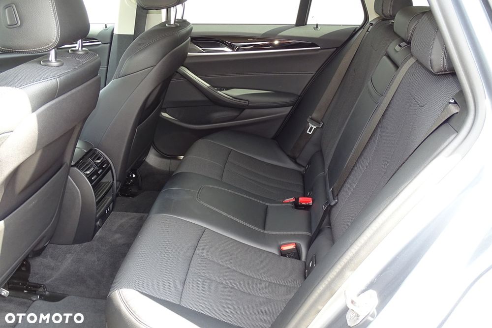 BMW Seria 5 530i Sport Line - 21