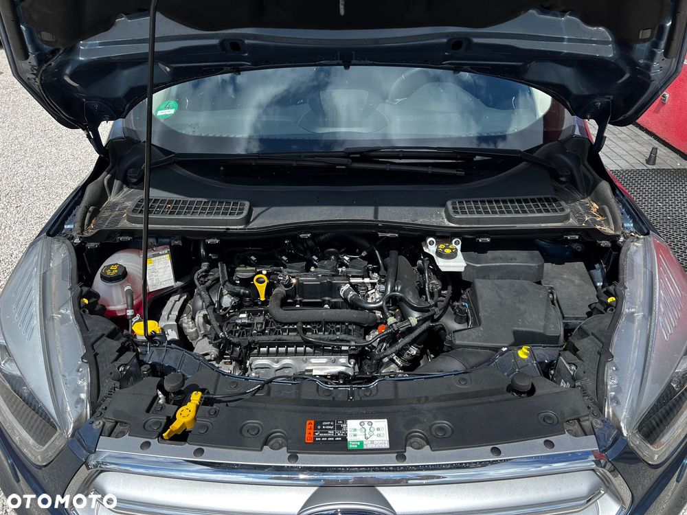 Ford Kuga 1.5 EcoBoost 2x4 Titanium - 36