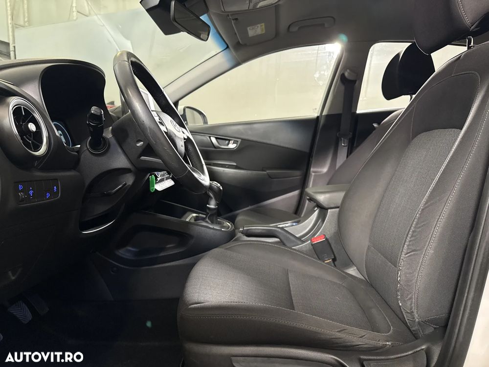 Hyundai KONA - 22